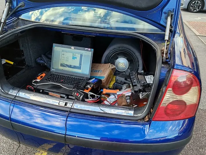 Mobile ECU programming equipment setup
